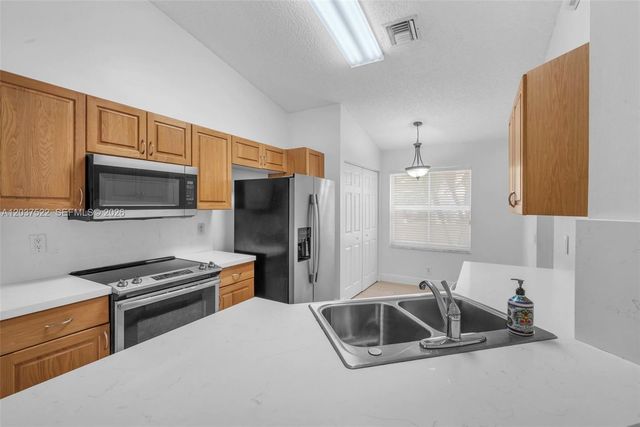 1918 Andromeda Ln 1918, Weston, FL 33327