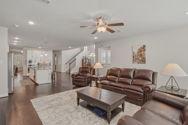 7521 Pondview Lane, Fort Worth, TX 76123