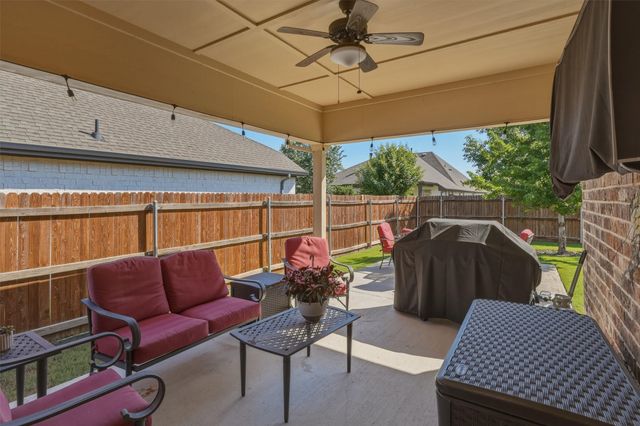 7521 Pondview Lane, Fort Worth, TX 76123