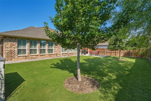 7521 Pondview Lane, Fort Worth, TX 76123