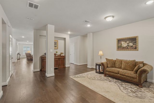 7521 Pondview Lane, Fort Worth, TX 76123