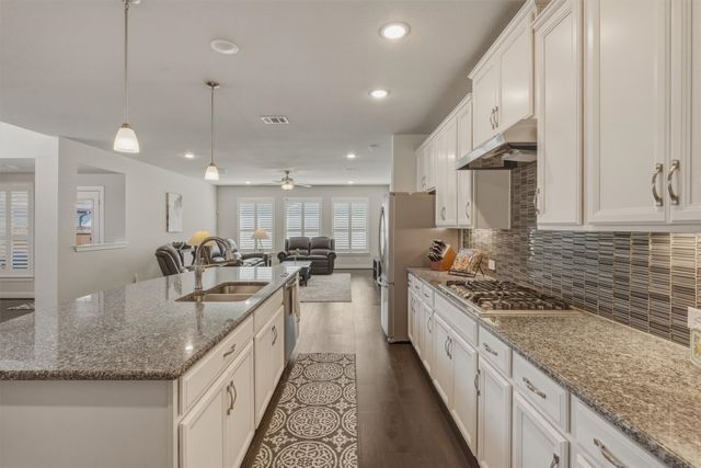7521 Pondview Lane, Fort Worth, TX 76123