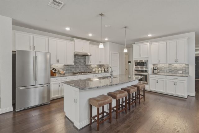 7521 Pondview Lane, Fort Worth, TX 76123