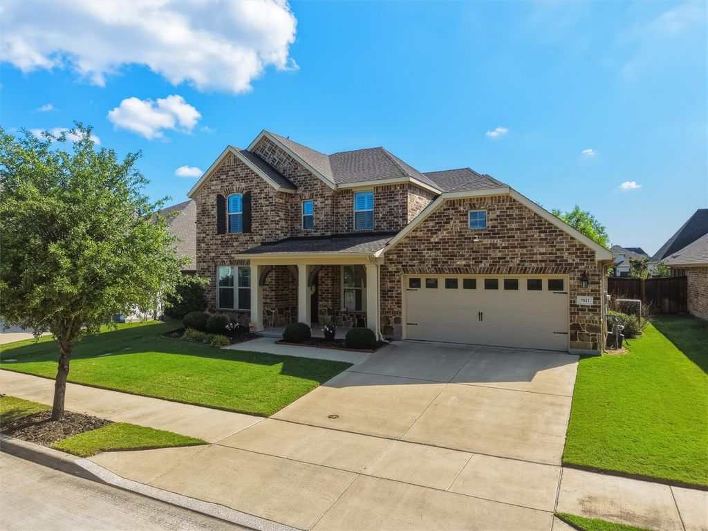 7521 Pondview Lane, Fort Worth, TX 76123