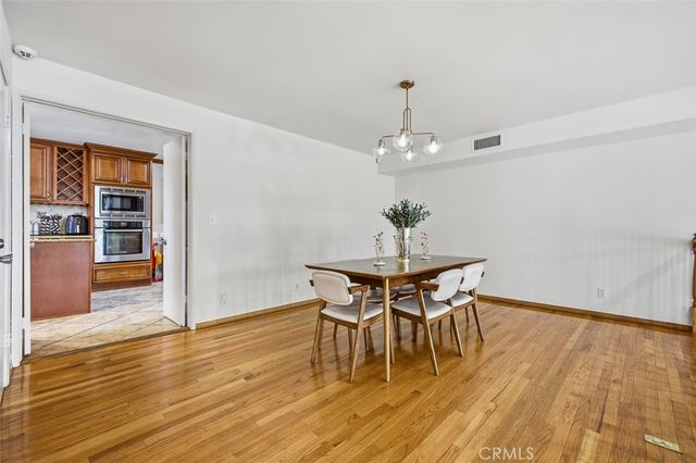 5305 White Oak Avenue, Encino, CA 91316