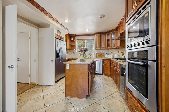 5305 White Oak Avenue, Encino, CA 91316