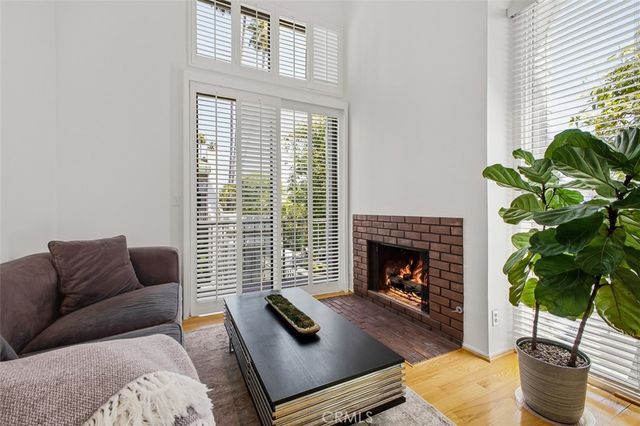 5305 White Oak Avenue, Encino, CA 91316