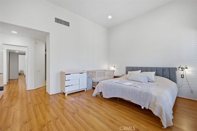 5305 White Oak Avenue, Encino, CA 91316