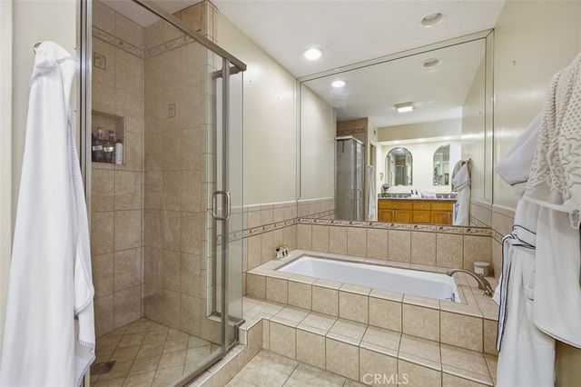 5305 White Oak Avenue, Encino, CA 91316
