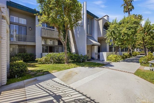 5305 White Oak Avenue, Encino, CA 91316