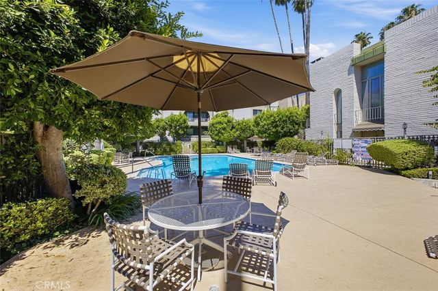 5305 White Oak Avenue, Encino, CA 91316