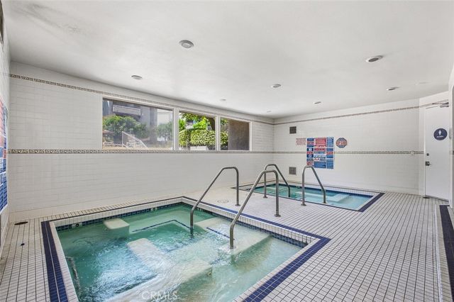 5305 White Oak Avenue, Encino, CA 91316