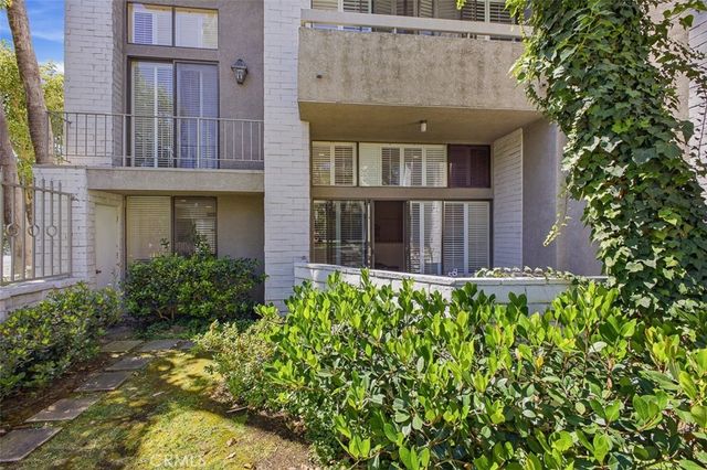 5305 White Oak Avenue, Encino, CA 91316