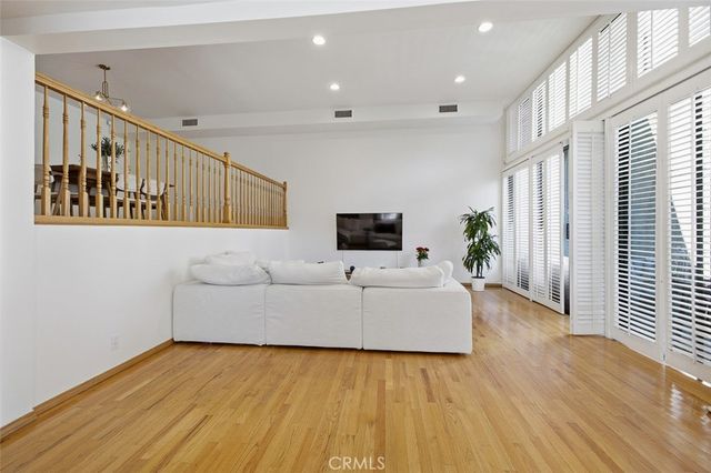5305 White Oak Avenue, Encino, CA 91316