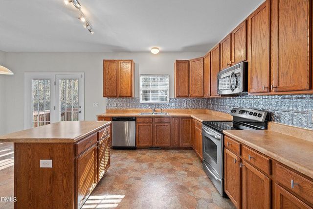 5060 Stonewood Pines Drive, Knightdale, NC 27545