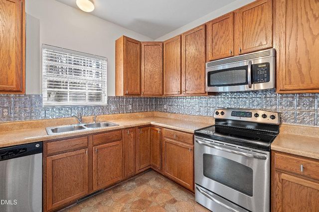 5060 Stonewood Pines Drive, Knightdale, NC 27545