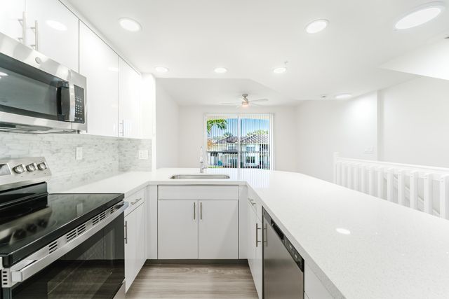 20889 Saint Andrews Boulevard, Boca Raton, FL 33433