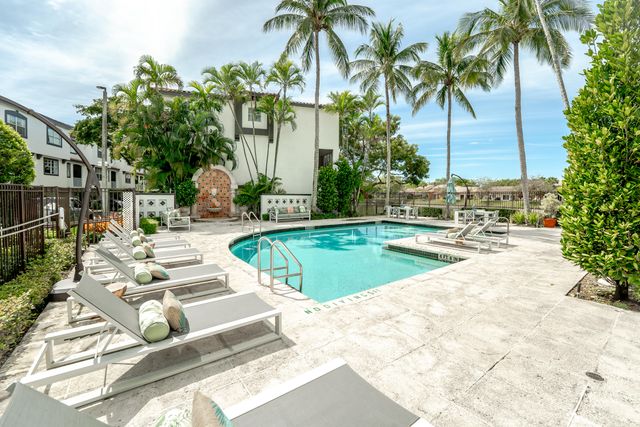 20889 Saint Andrews Boulevard, Boca Raton, FL 33433