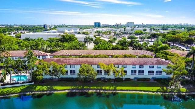 20889 Saint Andrews Boulevard, Boca Raton, FL 33433