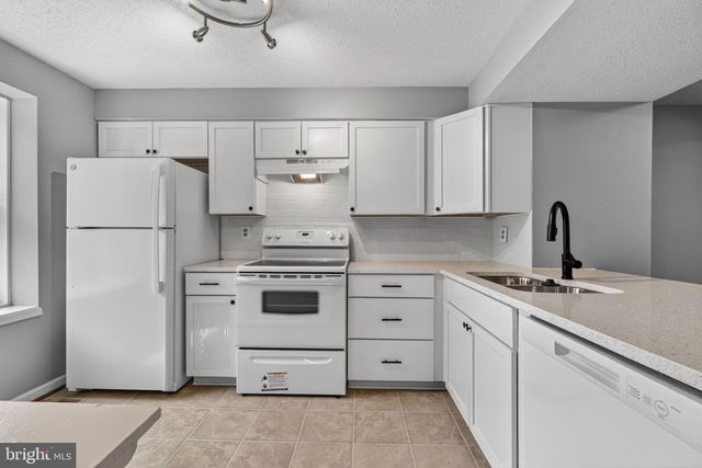 6844 HEATHERWAY CT, Alexandria, VA 22315