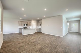 212 Strand LN, Bastrop, TX 78602