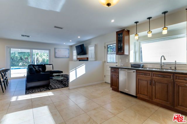 23907 Mobile Street, West Hills (los Angeles), CA 91307