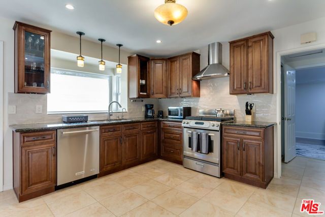 23907 Mobile Street, West Hills (los Angeles), CA 91307