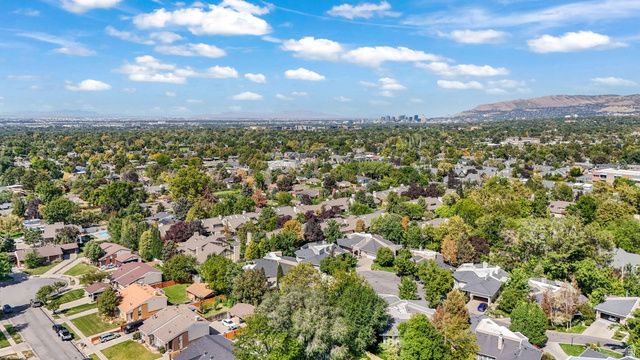 2106 E CONNOR PARK CV, Salt Lake City, UT 84109