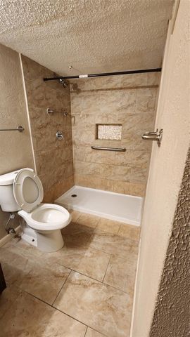 2818 S Bartell Drive 7, Houston, TX 77054