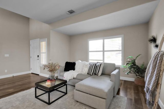 10112 Frank Greg Way, Elk Grove, CA 95757