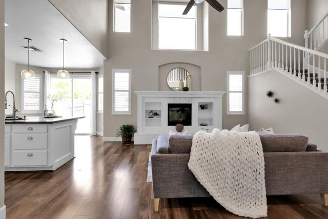 10112 Frank Greg Way, Elk Grove, CA 95757