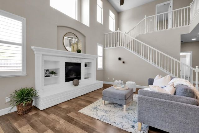 10112 Frank Greg Way, Elk Grove, CA 95757