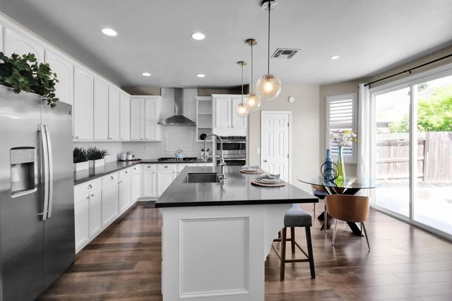 10112 Frank Greg Way, Elk Grove, CA 95757