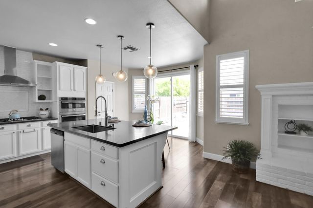 10112 Frank Greg Way, Elk Grove, CA 95757