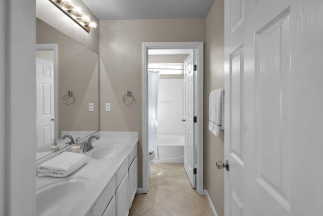 10112 Frank Greg Way, Elk Grove, CA 95757