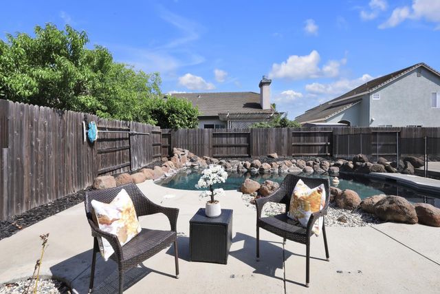 10112 Frank Greg Way, Elk Grove, CA 95757