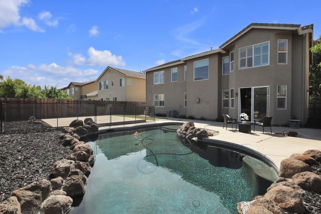 10112 Frank Greg Way, Elk Grove, CA 95757