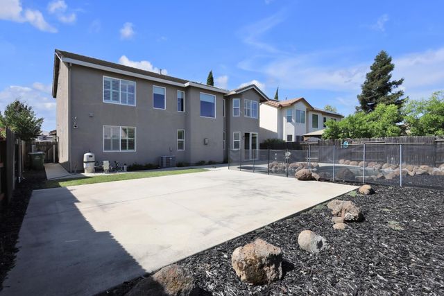 10112 Frank Greg Way, Elk Grove, CA 95757