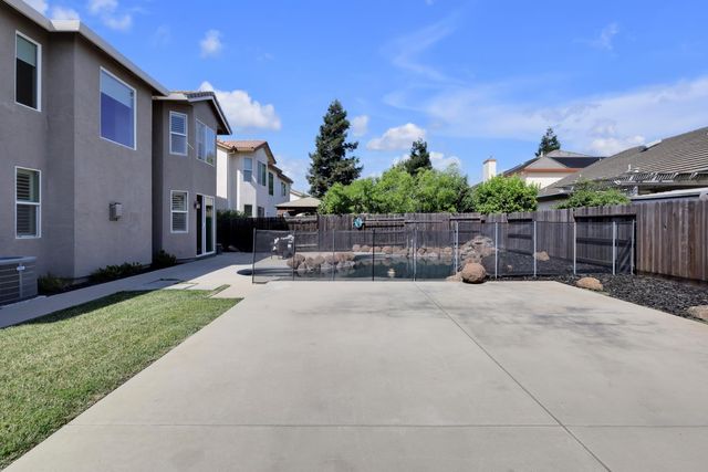 10112 Frank Greg Way, Elk Grove, CA 95757
