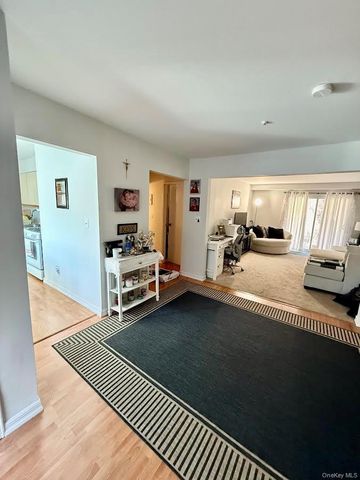 5 Dogwood Court 5, Selden, NY 11784