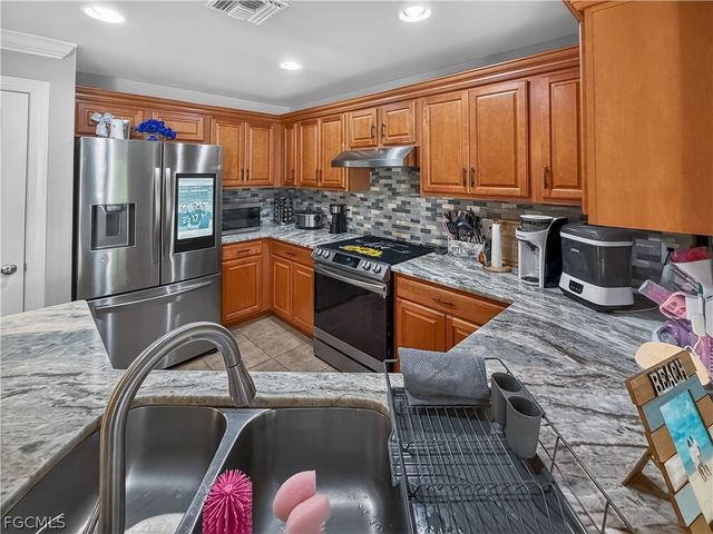 15150 Piping Plover CT, North Fort Myers, FL 33917