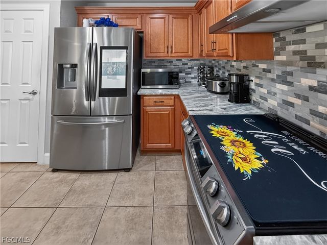 15150 Piping Plover CT, North Fort Myers, FL 33917