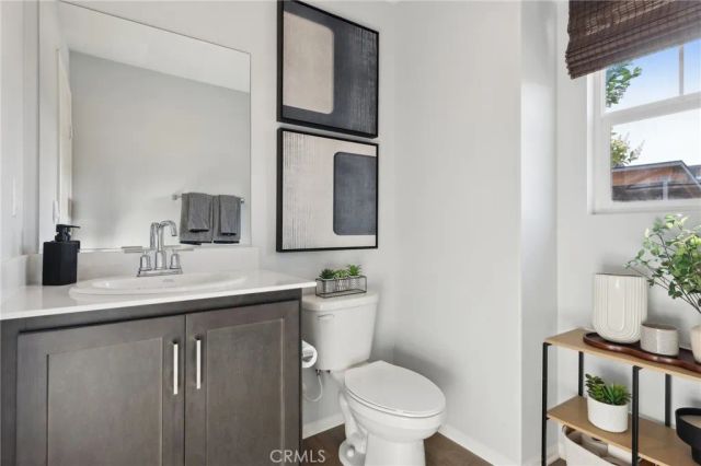 15563 April Dawn Way 1, Fontana, CA 92336