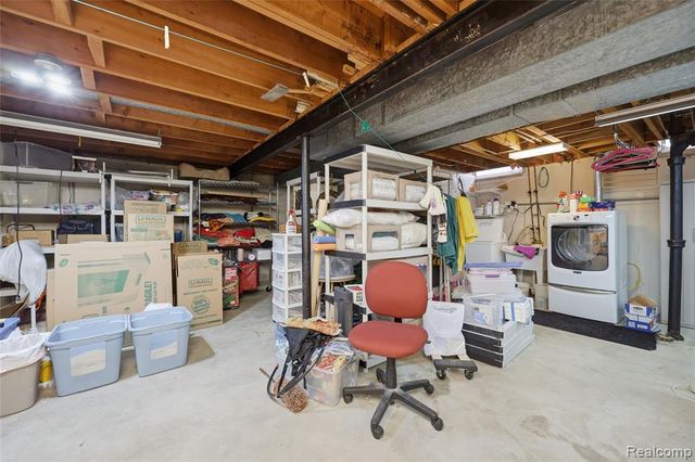 14241 Nadine Street, Oak Park, MI 48237