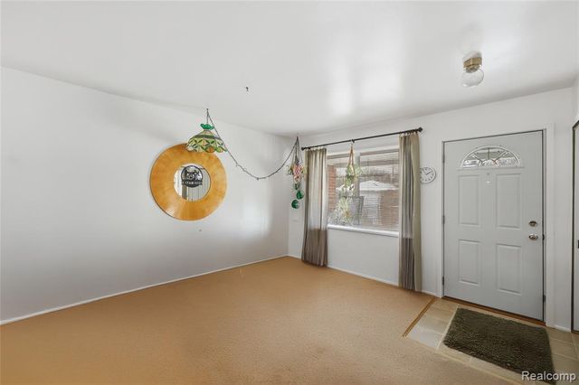 14241 Nadine Street, Oak Park, MI 48237