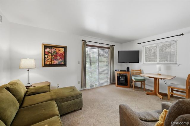 14241 Nadine Street, Oak Park, MI 48237