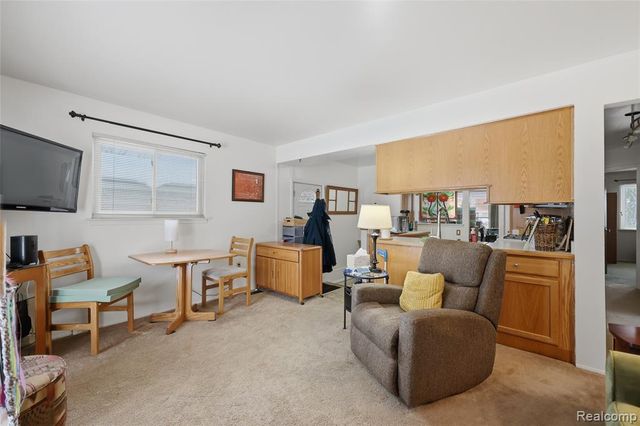 14241 Nadine Street, Oak Park, MI 48237