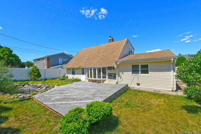 34 Prentice Road, Levittown, NY 11756