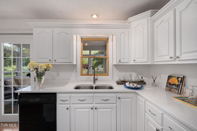 6811 West Hwy 67, Mountain City, TN 37683