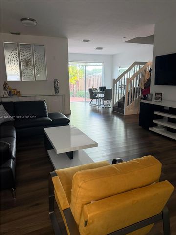 8148 NW 108th Ct, Doral, FL 33178